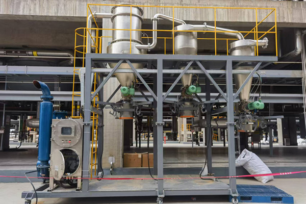 真空上料机让您告别粉尘弥漫与效率瓶颈