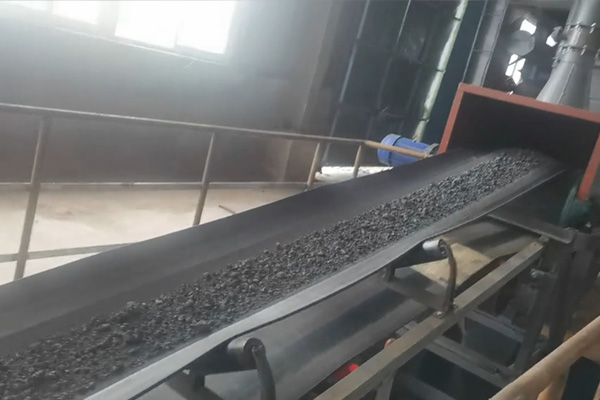 皮带输送机与平面回转筛配套